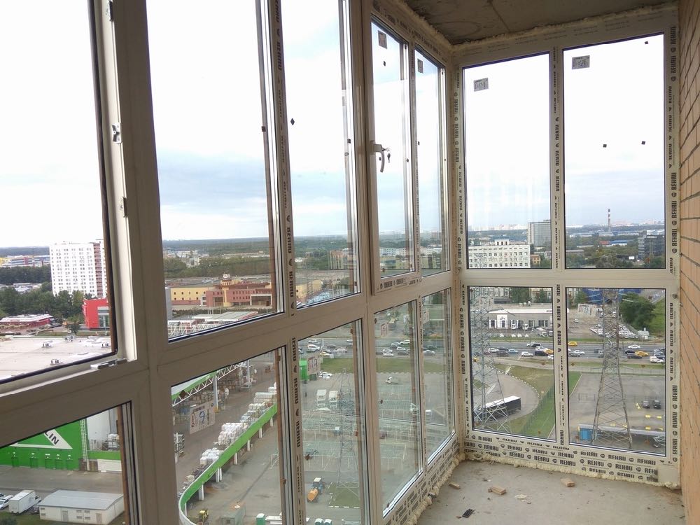 Французское панорамное остекление балкона от пола до потолка в Малаховке