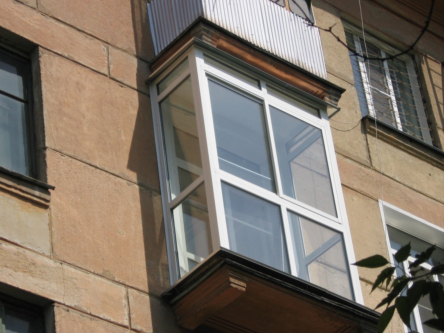 Французское панорамное остекление  раздвижными пластиковыми окнами профилем Veka в Малаховке